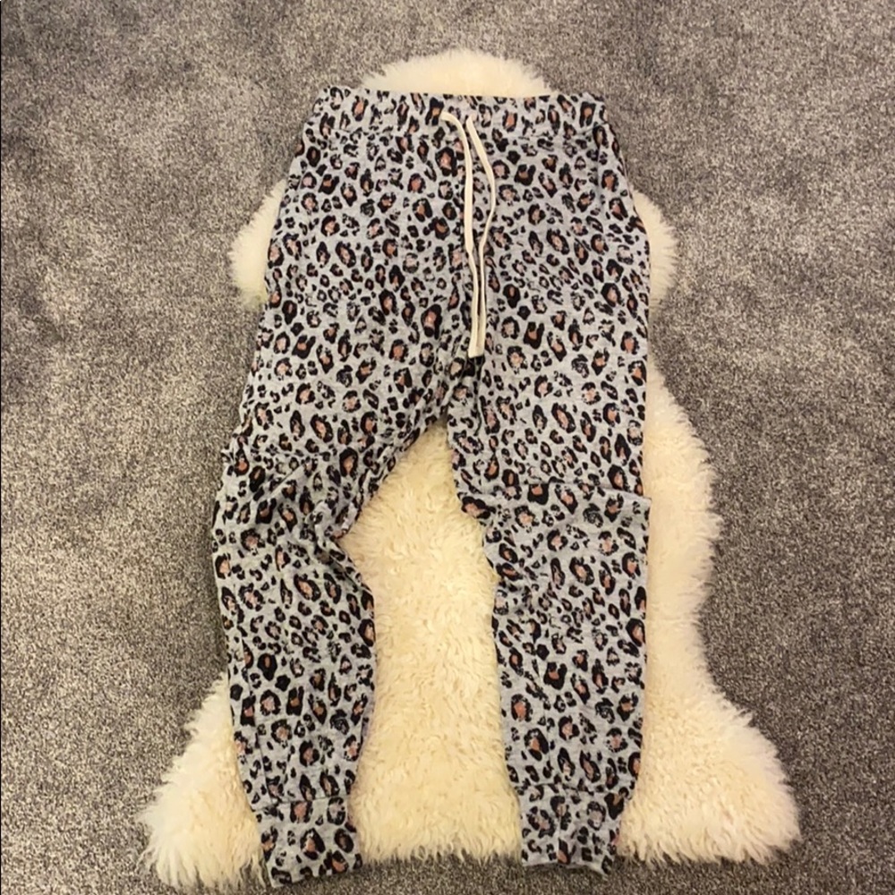 Sundry leopard jogger